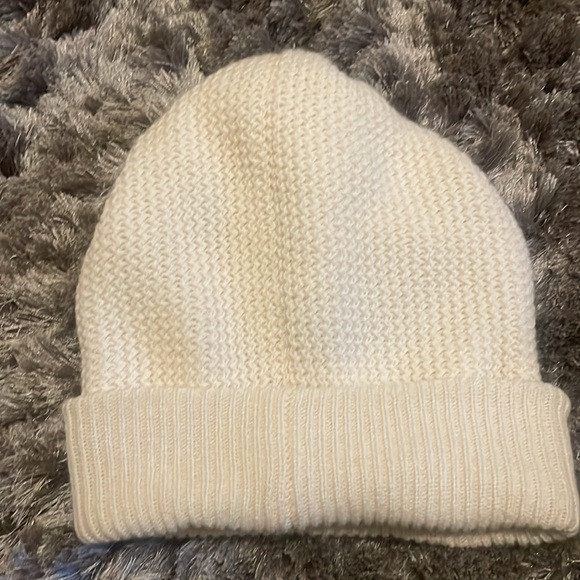 Chanel Cashmere Beanie - Picture 4 of 9